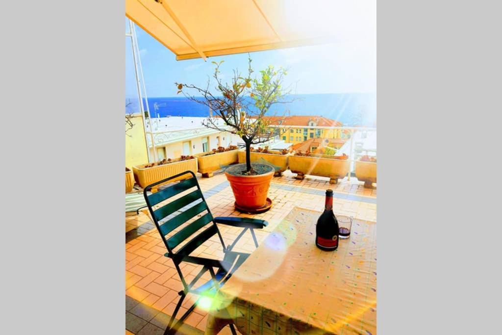 Appartamento Attico sul mare a Sanremo Esterno foto