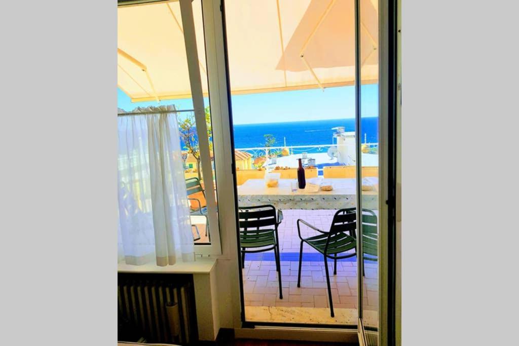 Appartamento Attico sul mare a Sanremo Esterno foto